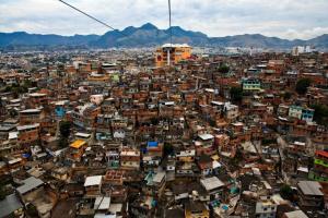 Caractéristiques de la construction de maisons au Brésil. favela