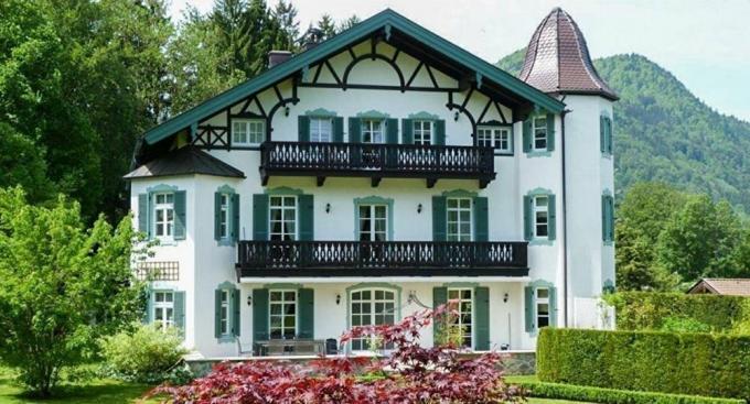 Mansion Gorbatchev dans les Alpes bavaroises. Selon certaines sources - à vendre.