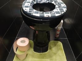 Comment accrocher le papier toilette (par lui-même): la vieillesse a décidé de conflit de brevet