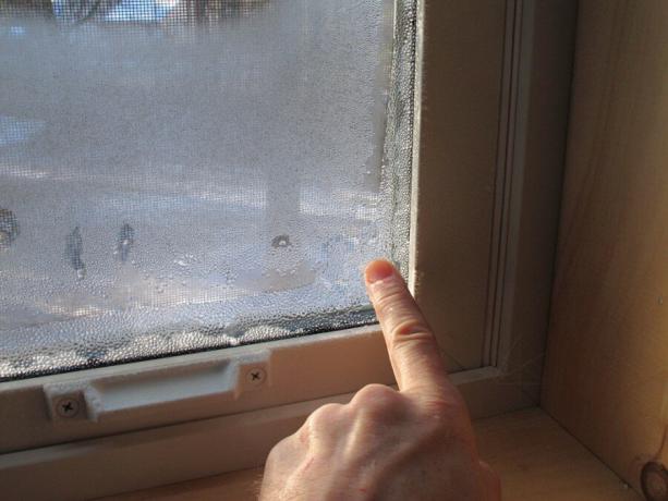 Voici le problème - la condensation sur les fenêtres. Photo de l'article sont tirées de l'Internet