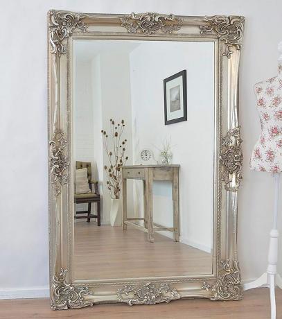 Très beau miroir. Source photo: artdeko.info