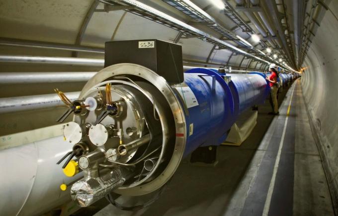 Hadron Collider avant la mise en service