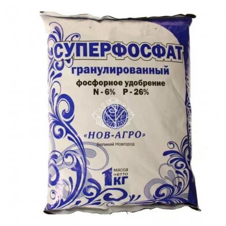 Par exemple, le superphosphate approprié! (Semyankin.ru)
